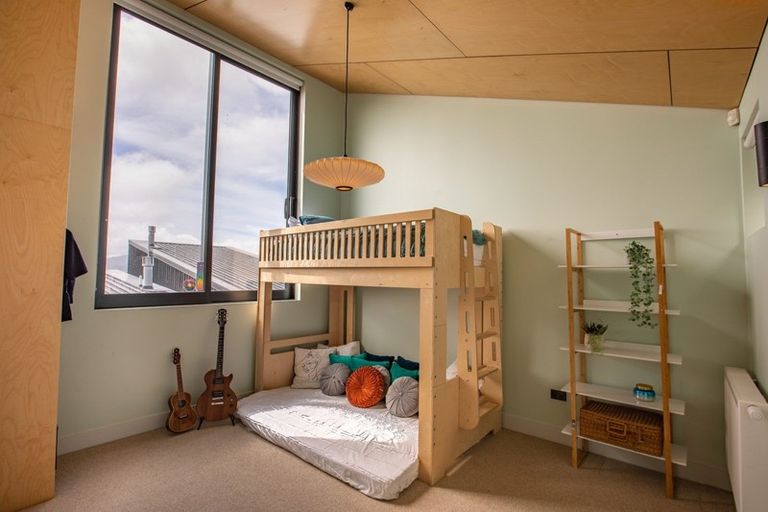 Photo of property in 1b Robieson Lane, Roseneath, Wellington, 6011