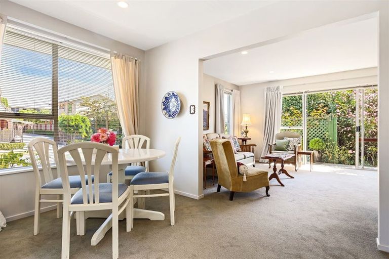 Photo of property in 1/12 Broadfell Avenue, Avonhead, Christchurch, 8042