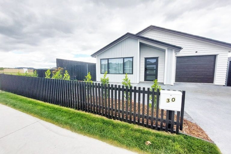 Photo of property in 30 Kotiti Drive, Wainui, 0932