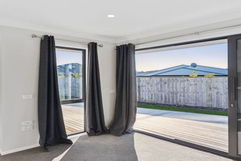 Photo of property in 5 Pohe Street, Waikanae, 5036