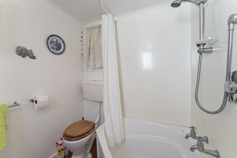 Photo of property in 11 Rata Street, Otaki Beach, Otaki, 5512