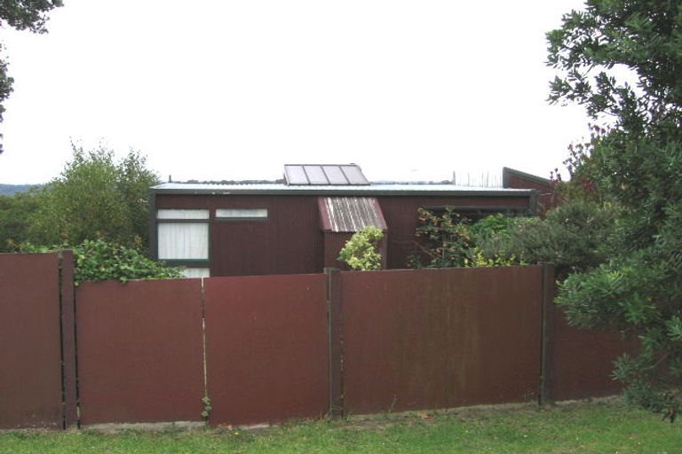 Photo of property in 346 Glenfield Road, Glenfield, Auckland, 0629