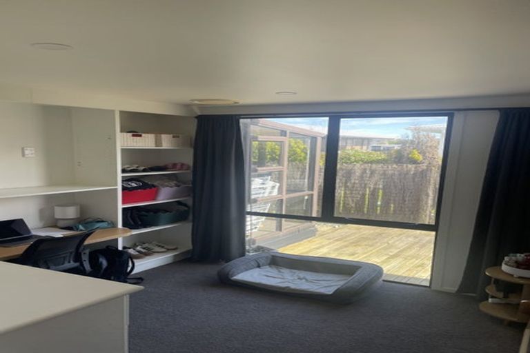 Photo of property in 3d Tireti Road, Titahi Bay, Porirua, 5022