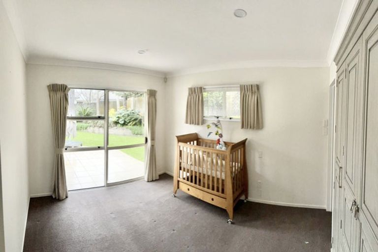 Photo of property in 9 Orohena Close, Northpark, Auckland, 2013