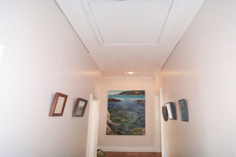 Photo of property in 122a Derwent Street, Island Bay, Wellington, 6023