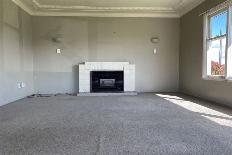 Photo of property in 2 Rogers Road, Manurewa, Auckland, 2102