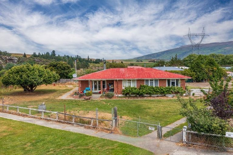 Photo of property in 24 Tamblyn Drive, Lake Roxburgh Village, Roxburgh, 9571