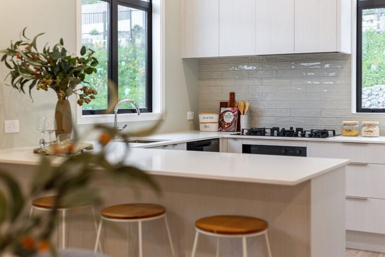 Photo of property in 5 Skysail Lane, Whitby, Porirua, 5024