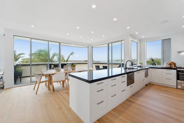 Photo of property in 33a Churchill Road, Murrays Bay, Auckland, 0630