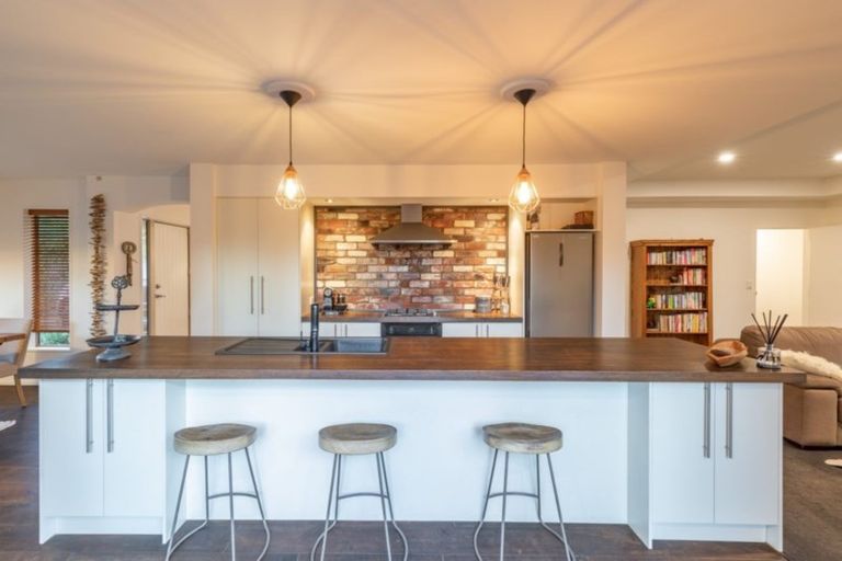 Photo of property in 16 Hemingway Place, Spencerville, Christchurch, 8083