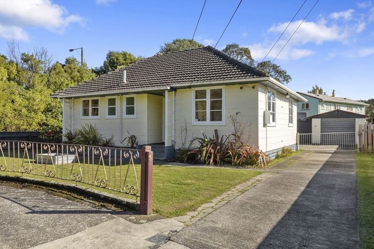 Photo of property in 24 Rainey Grove, Taita, Lower Hutt, 5011