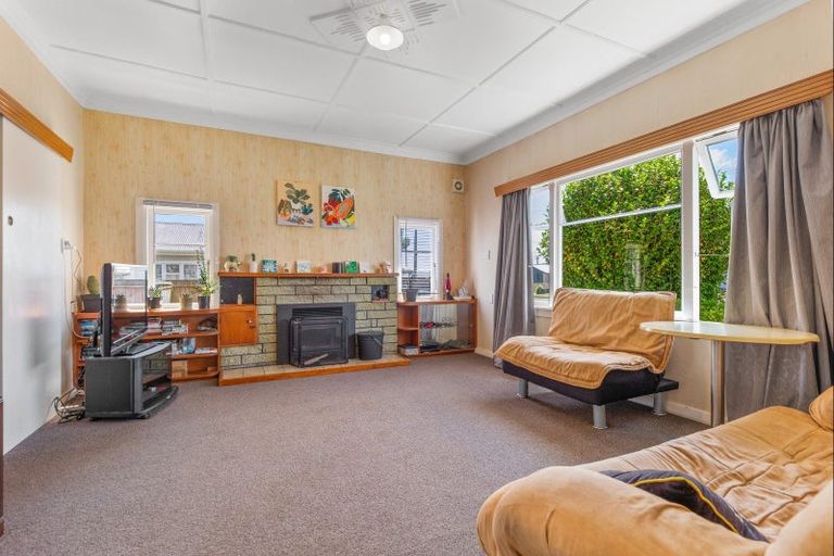 Photo of property in 13 Winchester Street, Levin, 5510