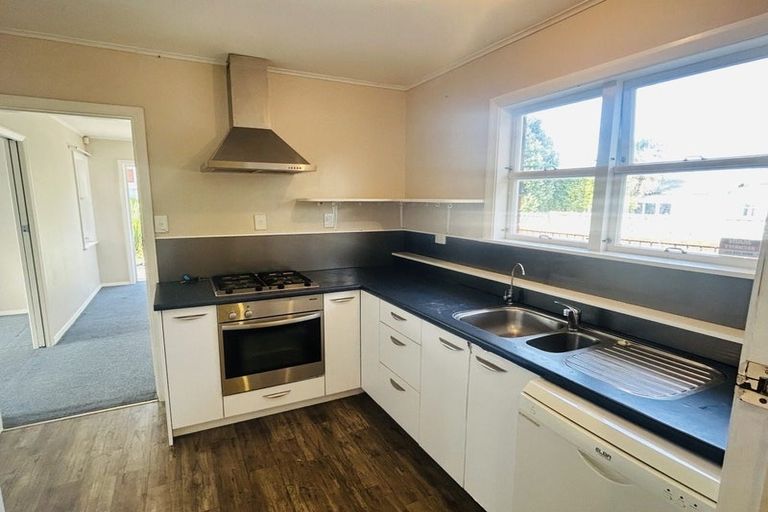 Photo of property in 6 Ngahina Street, Paraparaumu, 5032