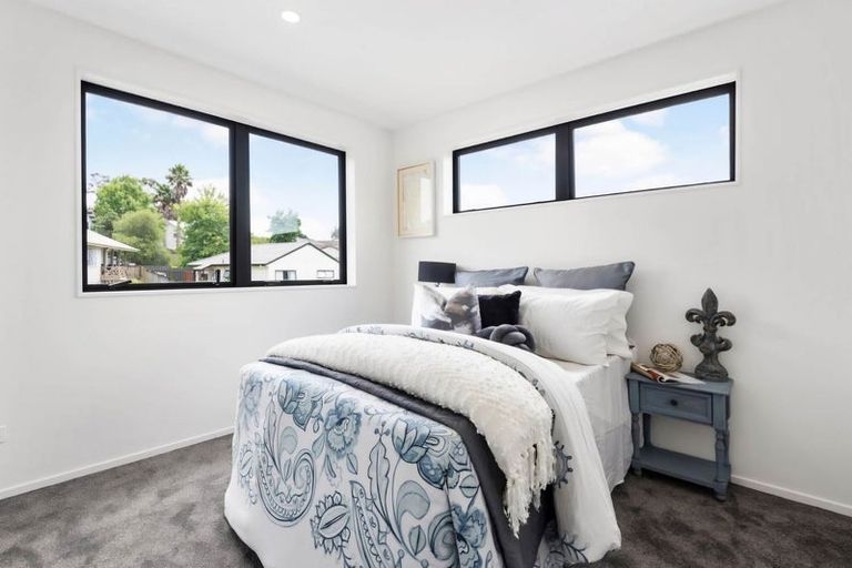 Property details for 6 Landsdale Place, Massey, Auckland, 0614