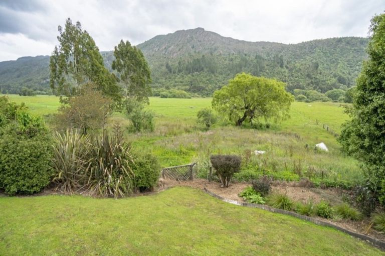 Photo of property in 196 Fairfax Street, Murchison, 7007