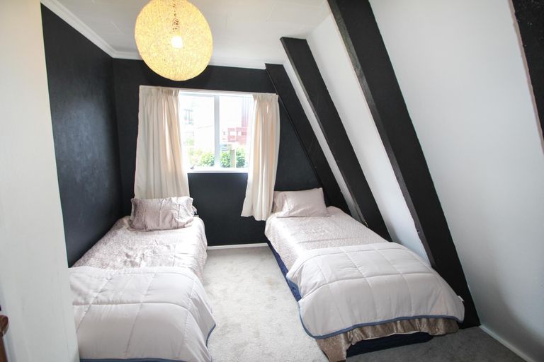 Photo of property in 29 Awamoa Road, Holmes Hill, Oamaru, 9401