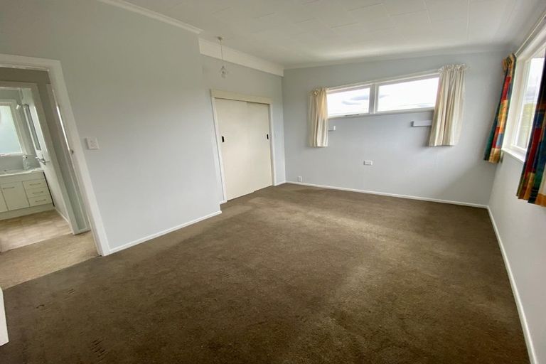 Photo of property in 111 Golf Road, Paraparaumu Beach, Paraparaumu, 5032