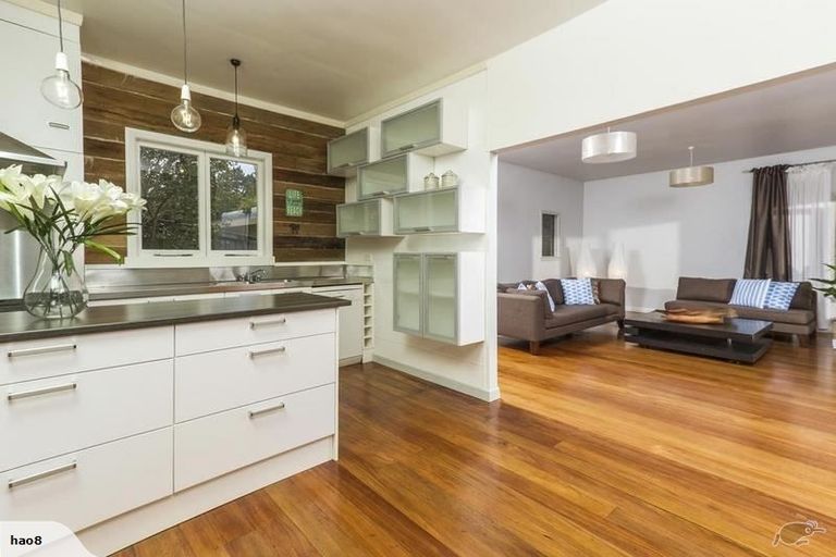 Photo of property in 34 Sandown Road, Rothesay Bay, Auckland, 0630