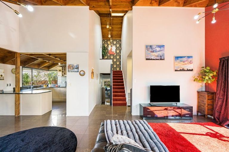 Photo of property in 1/11 Cambric Place, Botany Downs, Auckland, 2010