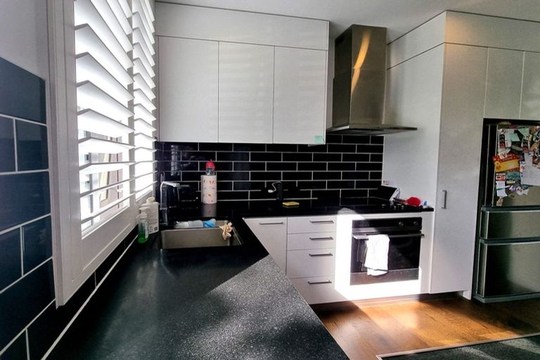 Photo of property in 9/20 Trent Street, Island Bay, Wellington, 6023