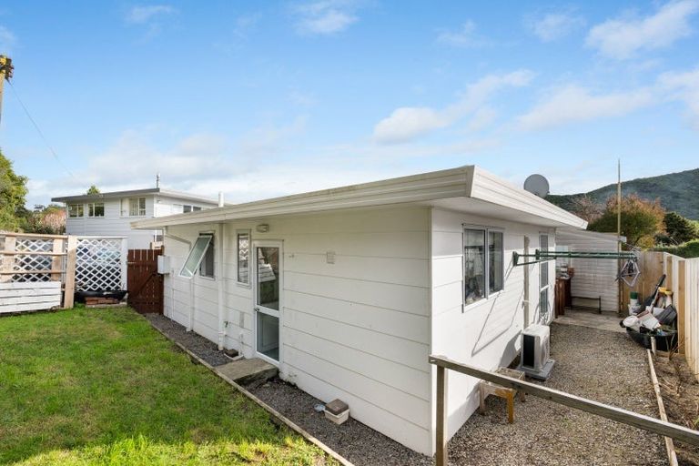 Photo of property in 25a Moana View Road, Waikawa, Picton, 7220