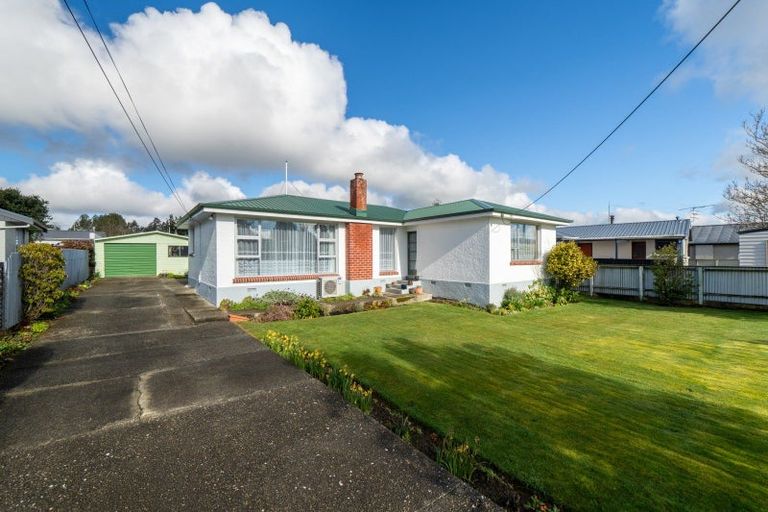 Photo of property in 19 Holloway Street, Waikiwi, Invercargill, 9810