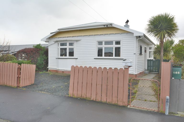 Photo of property in 172 Macandrew Road, South Dunedin, Dunedin, 9012