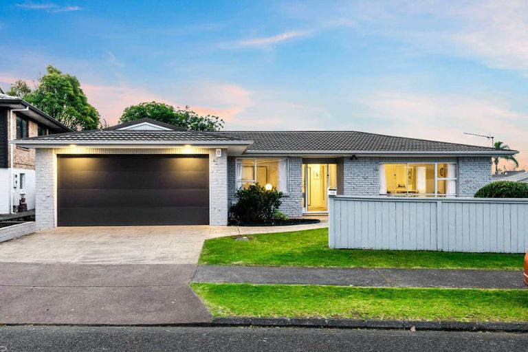 Photo of property in 10 Fratley Avenue, Farm Cove, Auckland, 2012