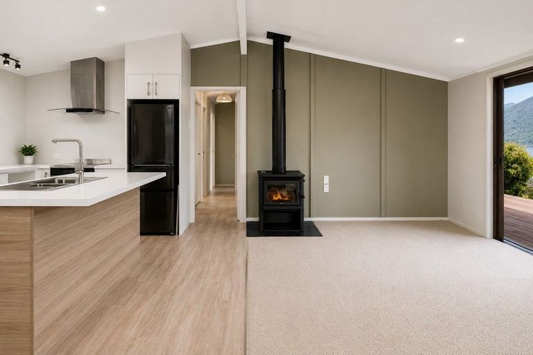 Photo of property in 106 Main Rd Havelock, Havelock, 7100