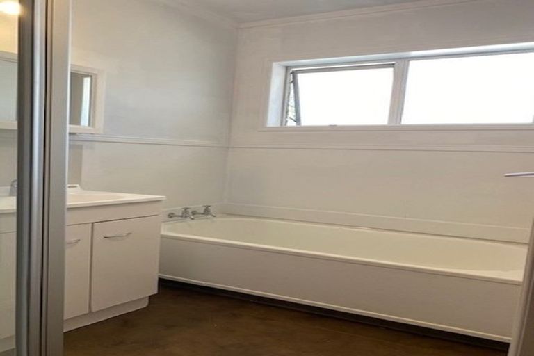 Photo of property in 77a Russell Road, Manurewa, Auckland, 2102