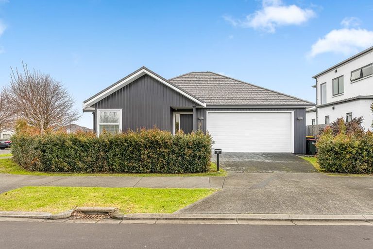 Photo of property in 27 Whenuapai Drive, Whenuapai, Auckland, 0618
