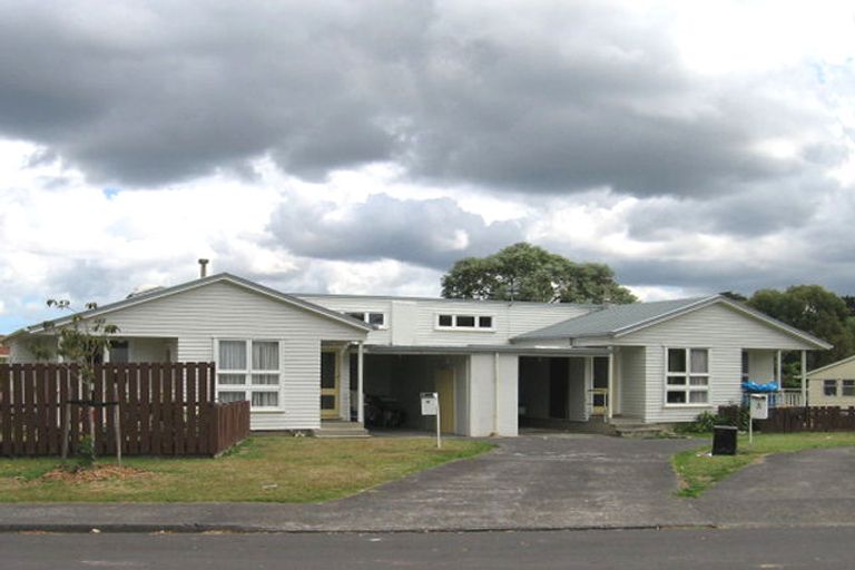 Photo of property in 40 Brougham Place, West Harbour, Auckland, 0618