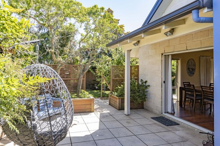 Photo of property in 3 Holiday Drive, Mairehau, Christchurch, 8052