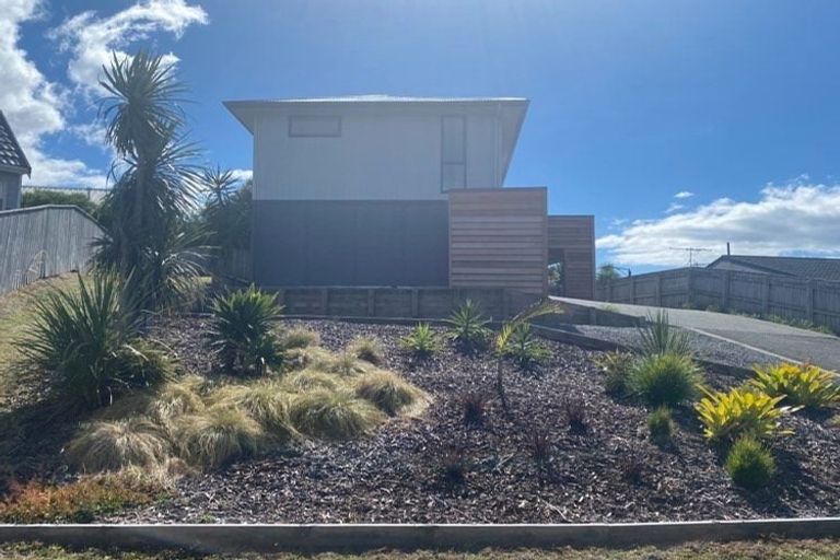 Photo of property in 115 Queens Road, Waikanae Beach, Waikanae, 5036
