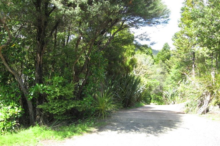 Photo of property in 14 Te Aute Ridge Road, Waitakere, Henderson, 0781