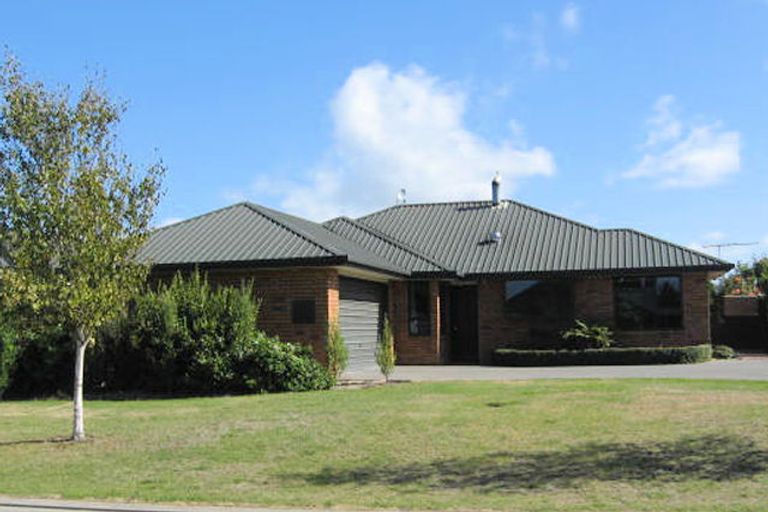 Photo of property in 8 Durrell Way, Rolleston, 7614