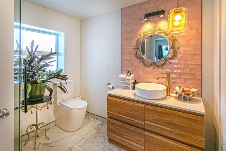 Photo of property in 15 Moray Place, Whiritoa, Whangamata, 3691