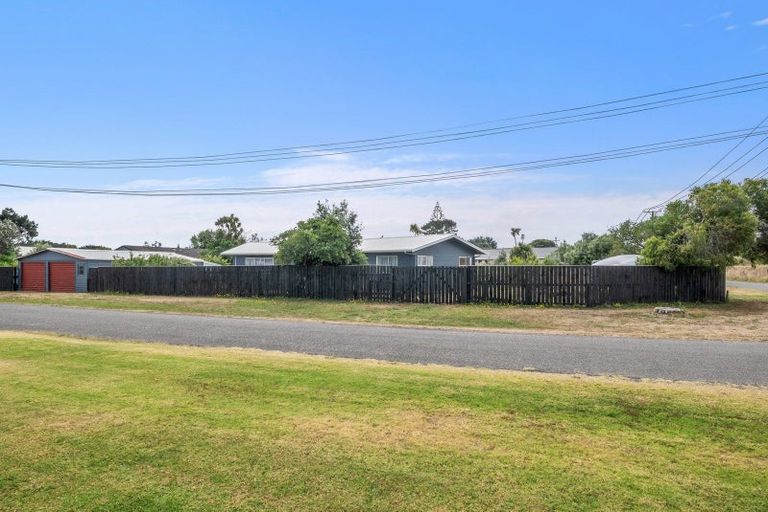 Photo of property in 33 Tuiti Street, Hokio Beach, Levin, 5571