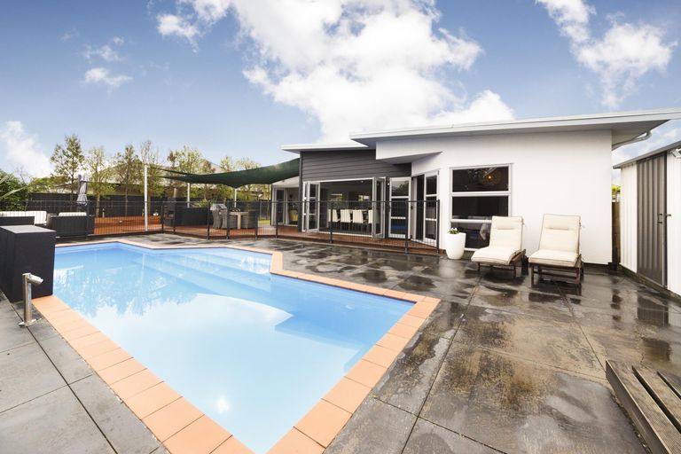 Photo of property in 6 Rodeo Drive, Kelvin Grove, Palmerston North, 4414