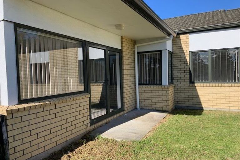 Photo of property in 26 Blueridge Close, Sunnyvale, Auckland, 0612