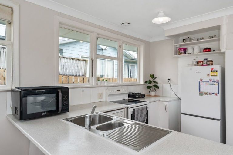 Photo of property in 33 Henderson Crescent, Parkvale, Tauranga, 3112