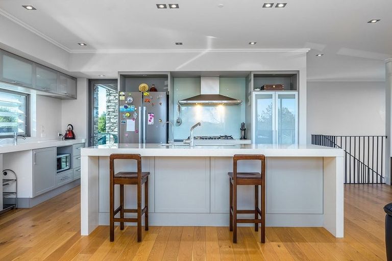 Photo of property in 106 Hillcrest Road, Hatfields Beach, Orewa, 0931