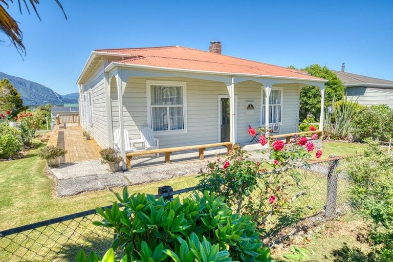 Photo of property in 55 Ahau Street, Moana, 7872