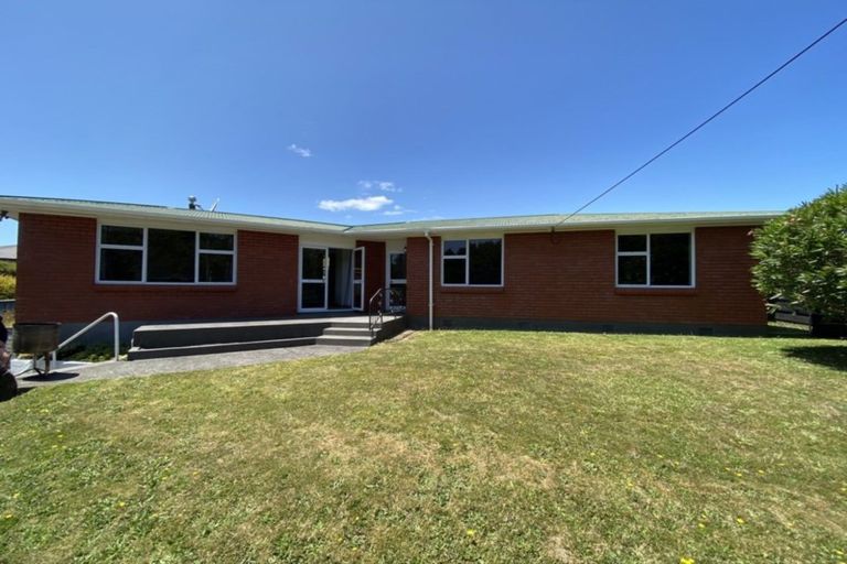 Photo of property in 5 Kowhai Place, Eltham, 4322