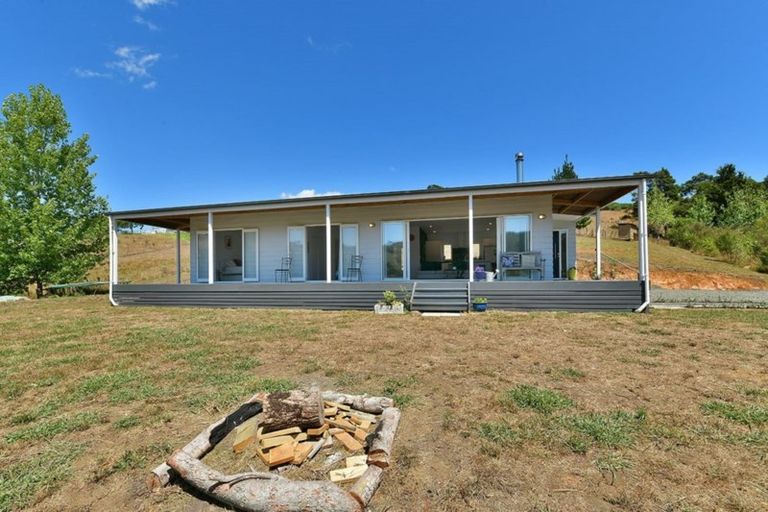 Photo of property in 33 Cory Road, Kaukapakapa, 0873