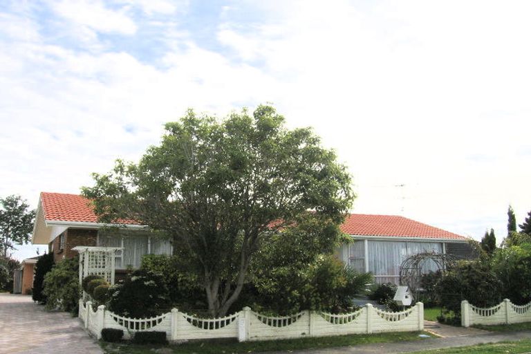 Photo of property in 17 Sunny Bay Road, Matua, Tauranga, 3110