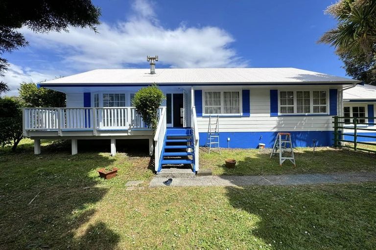 Photo of property in 16 Cottrell Place, Clendon Park, Auckland, 2103