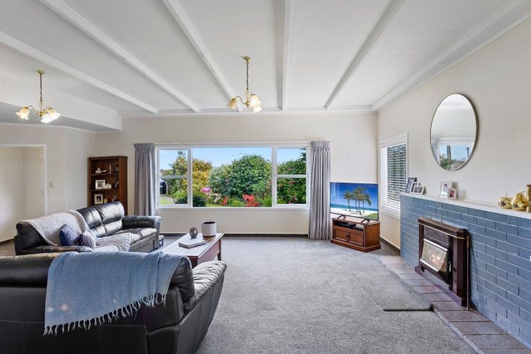 Photo of property in 43 Te Horo Hautere Cross Road, Te Horo, Otaki, 5582