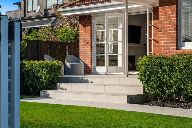 Photo of property in 4 Humariri Street, Point Chevalier, Auckland, 1022