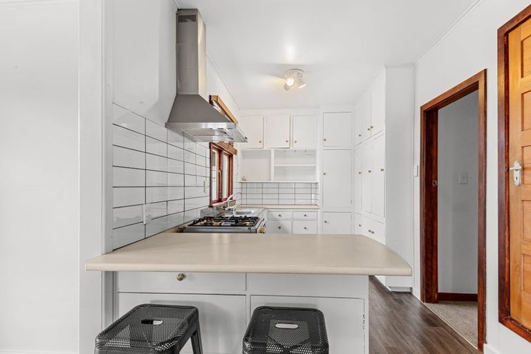 Photo of property in 141 Seaview Road, Westown, New Plymouth, 4310